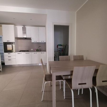 Lucky Apartment 2 Sirmione Eksteriør billede