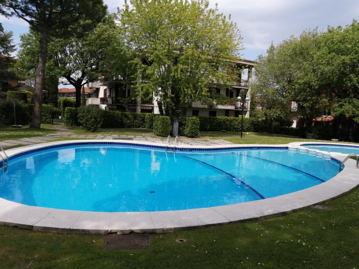 Lucky Apartment 2 Sirmione Eksteriør billede
