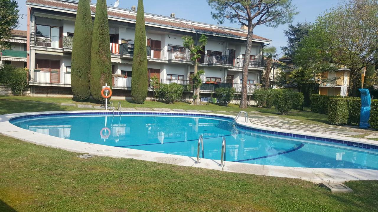 Lucky Apartment 2 Sirmione Eksteriør billede